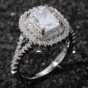 Elegant Silver Women's Ring